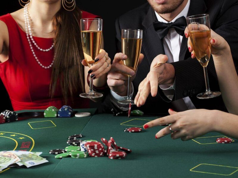 Who is a high roller in online casino and how to become one